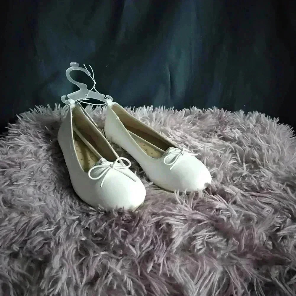 Cat & Jack Shoes 4 NWT